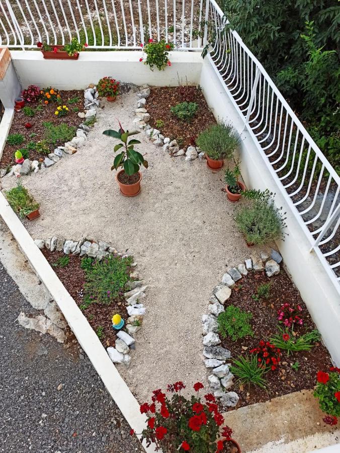 Green Hill Apartment Komaji Buitenkant foto
