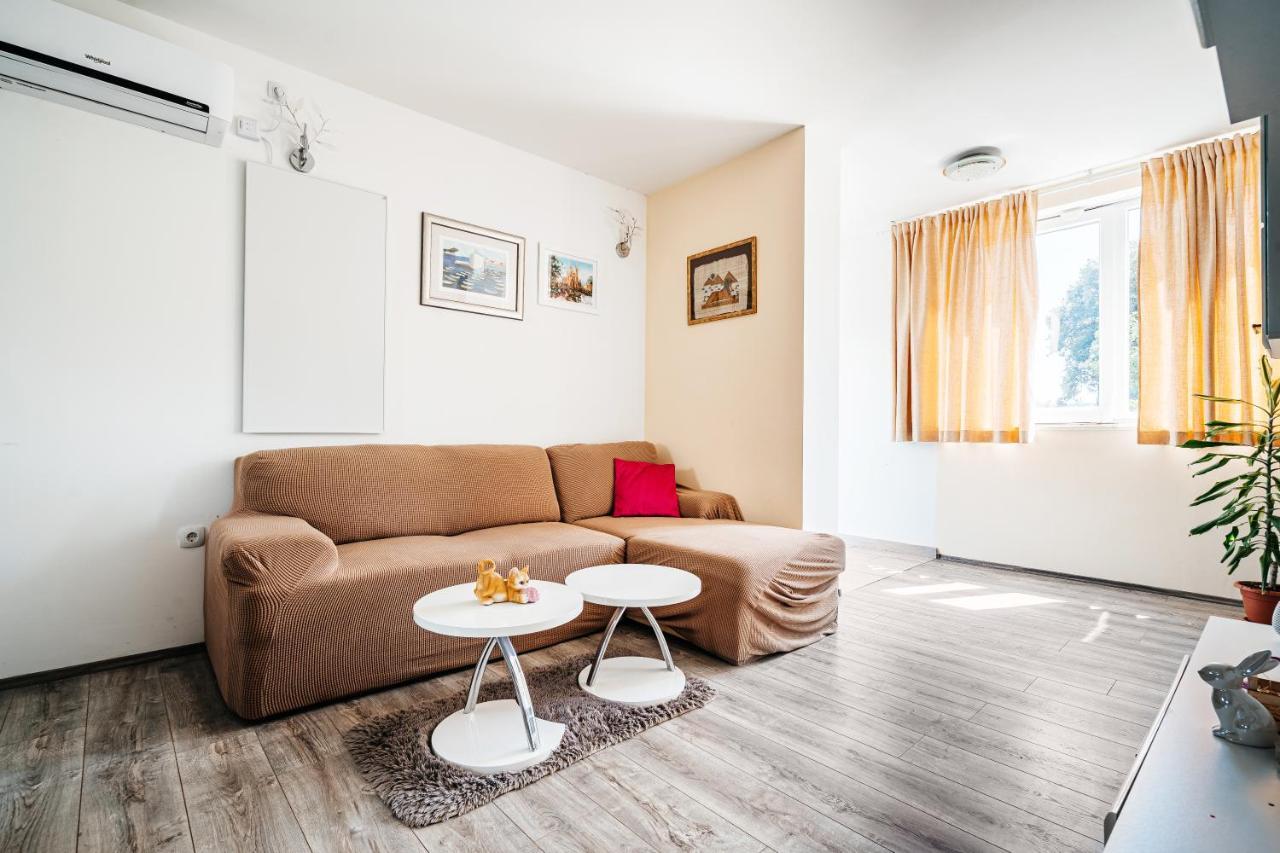 Green Hill Apartment Komaji Buitenkant foto